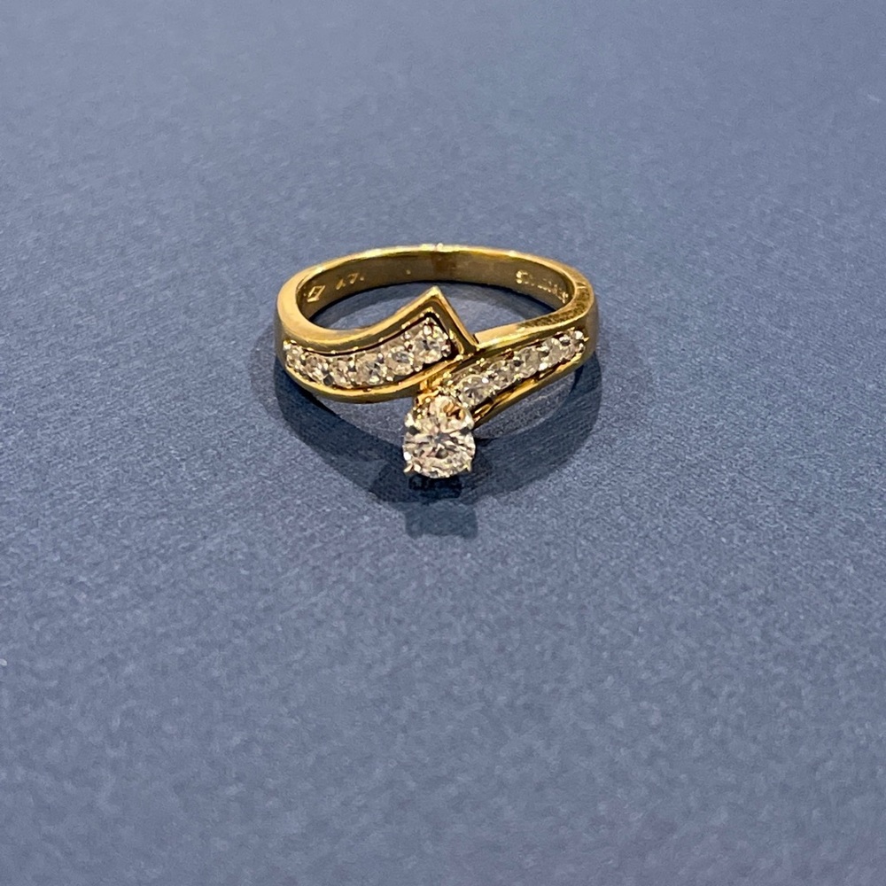 Yellow gold diamond 14 karat ring
